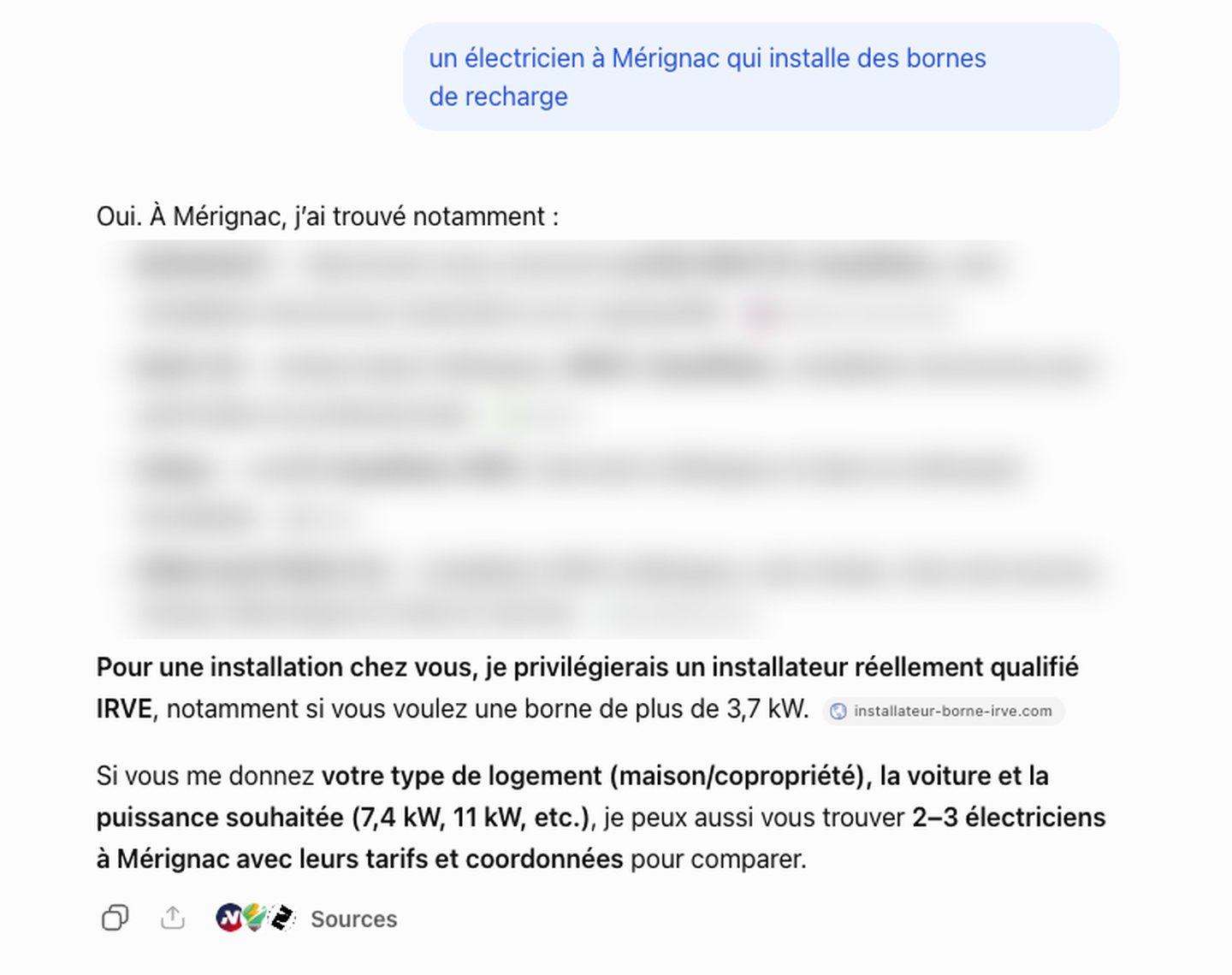 Réponse de ChatGPT à la question "un électricien à Mérignac qui installe des bornes de recharge" : quatre entreprises citées avec leur certification, noms floutés